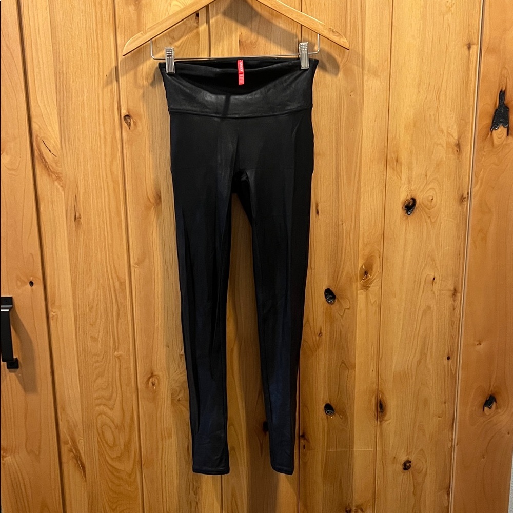 SPANX Black Shiny Leggings - Small